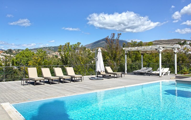 Villa in Nueva Andalucia - view 1