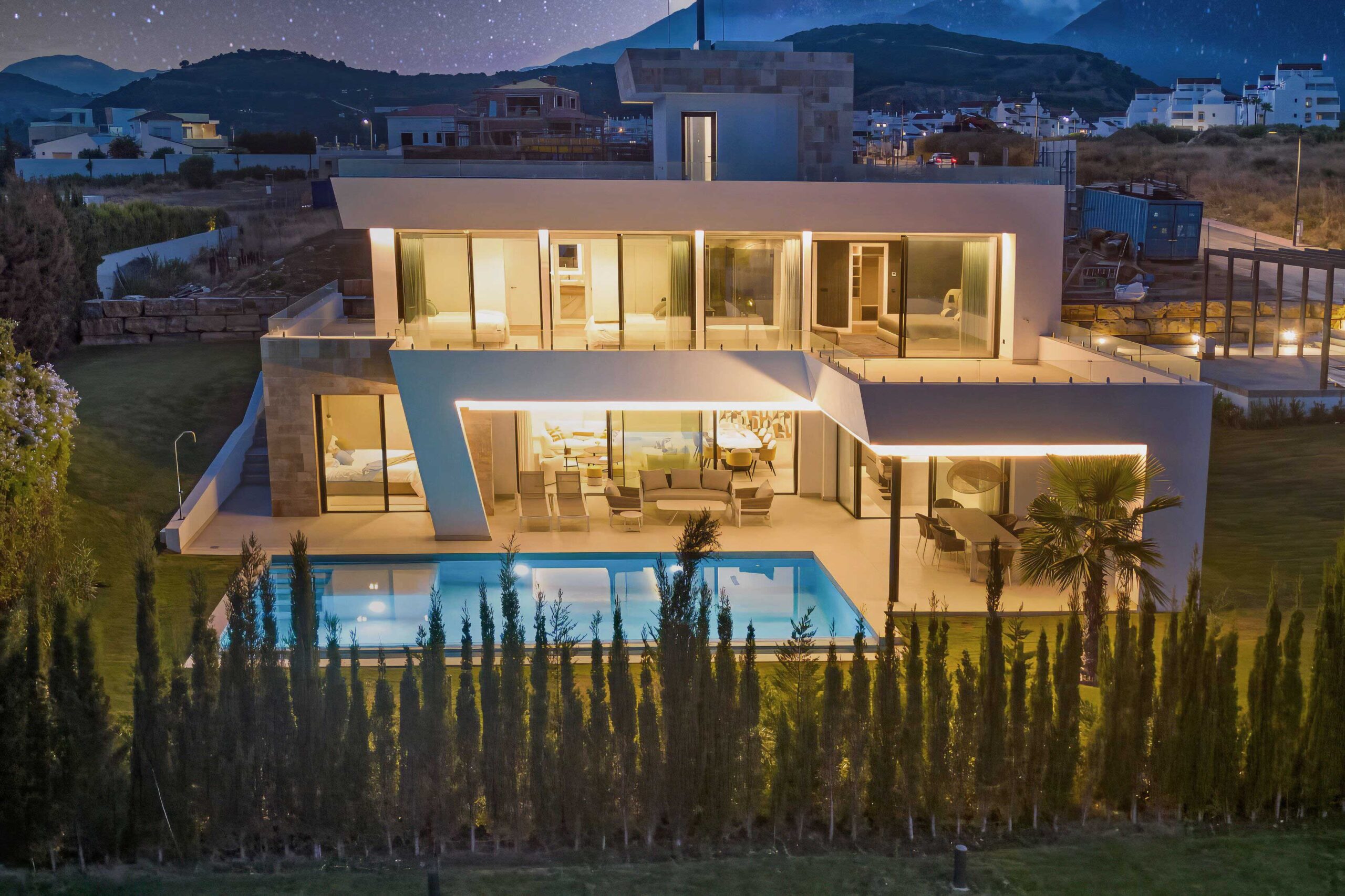 Villa in Estepona - view 1