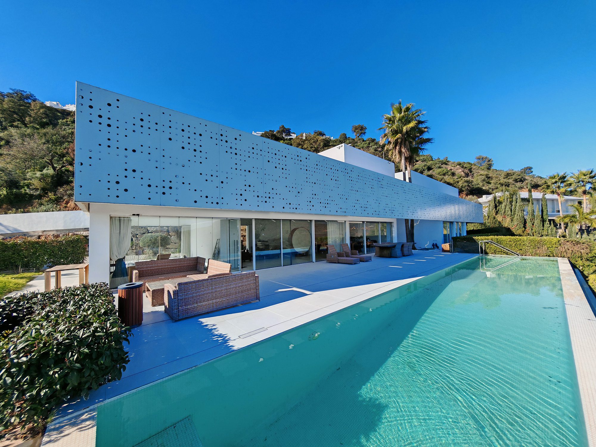 Villa in Artola - view 1