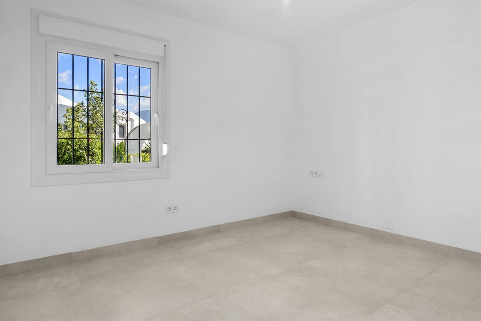Apartment in Nueva Andalucia - view 1