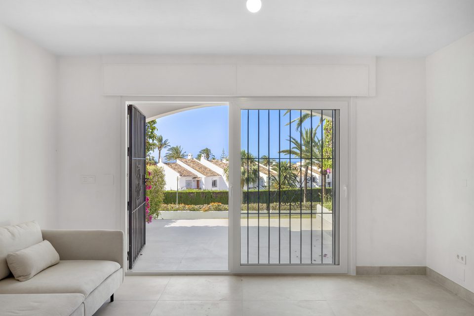 Apartment in Nueva Andalucia - Image 3