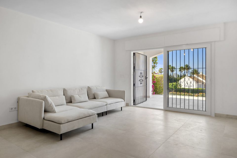 Apartment in Nueva Andalucia - Image 4
