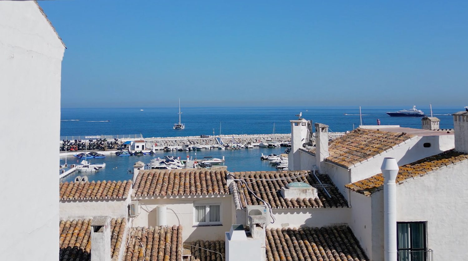 Apartment in Nueva Andalucia - view 1