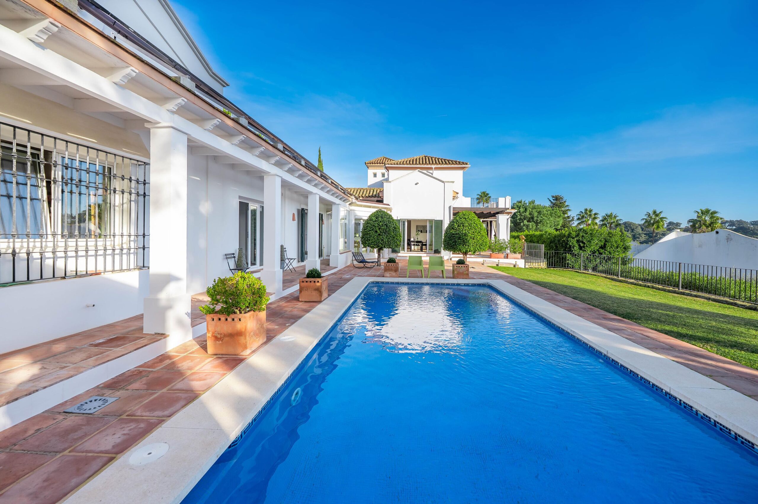 Villa in Sotogrande - view 1