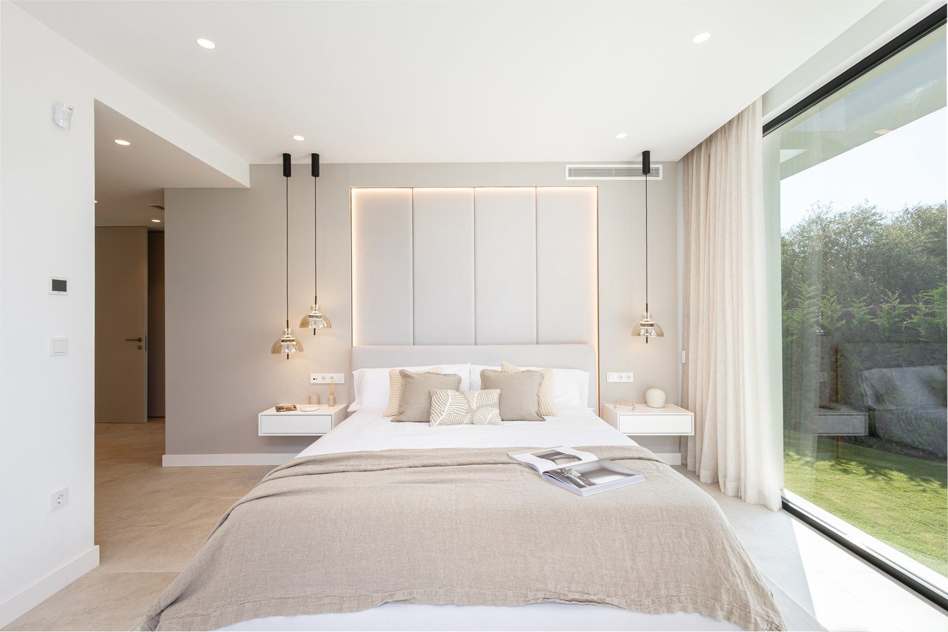 Villa in Nueva Andalucia - Image 2