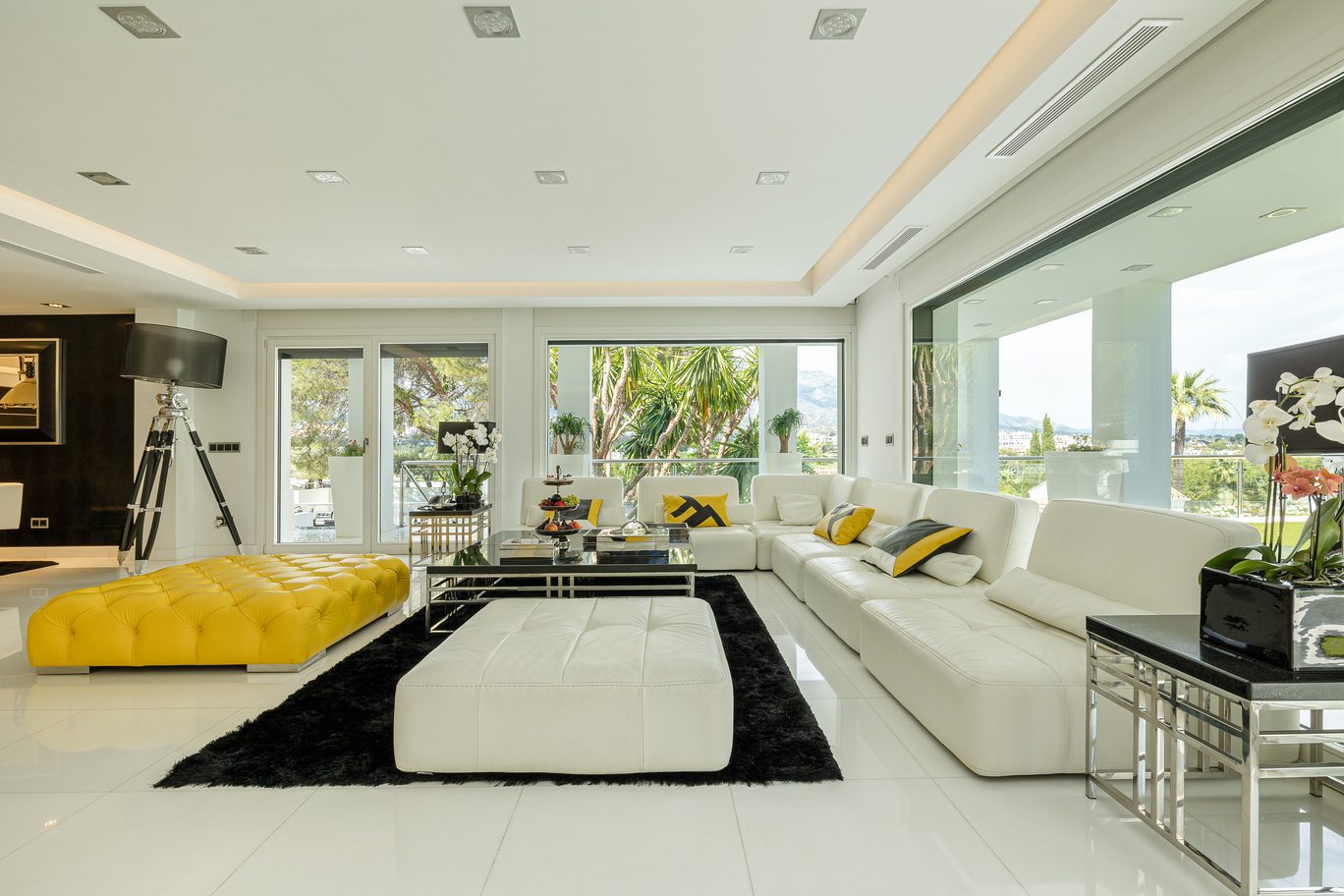 Villa in Marbella - view 1