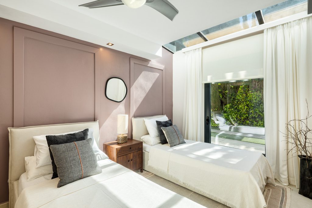 Villa in Nueva Andalucia - Image 2