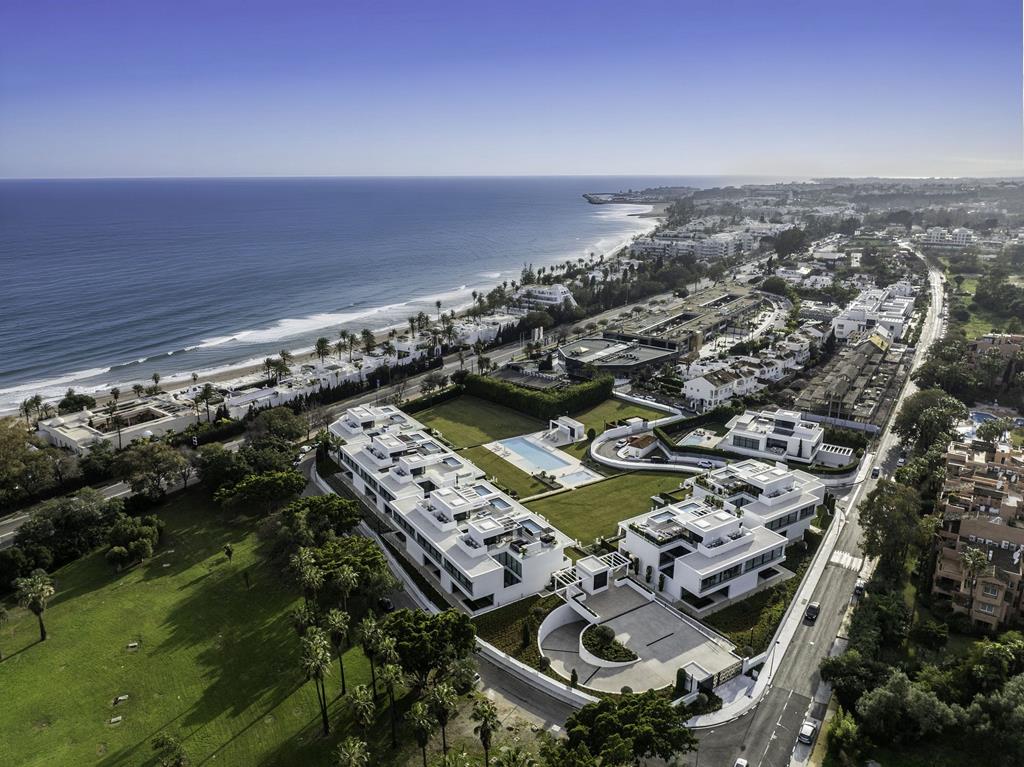 Villa in Marbella - view 1