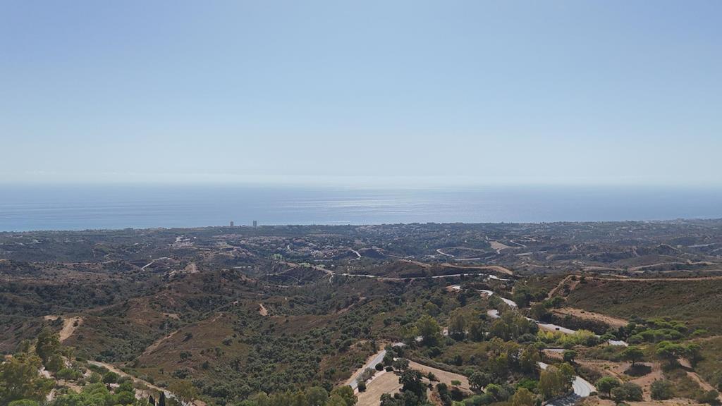 Villa in Marbella - view 1